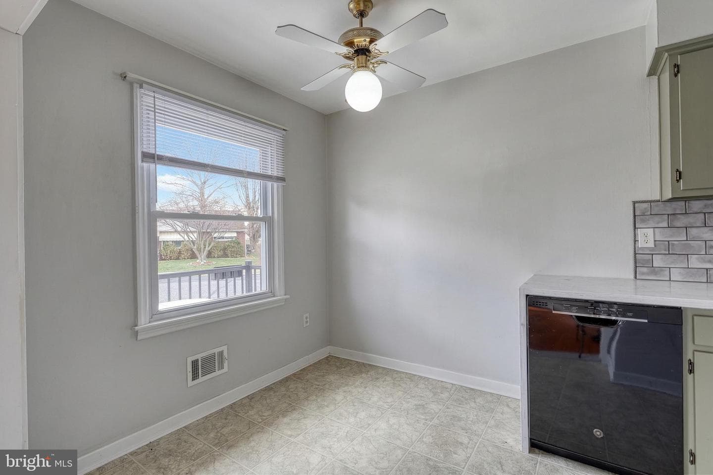 30 Lincoln Drive photo 21