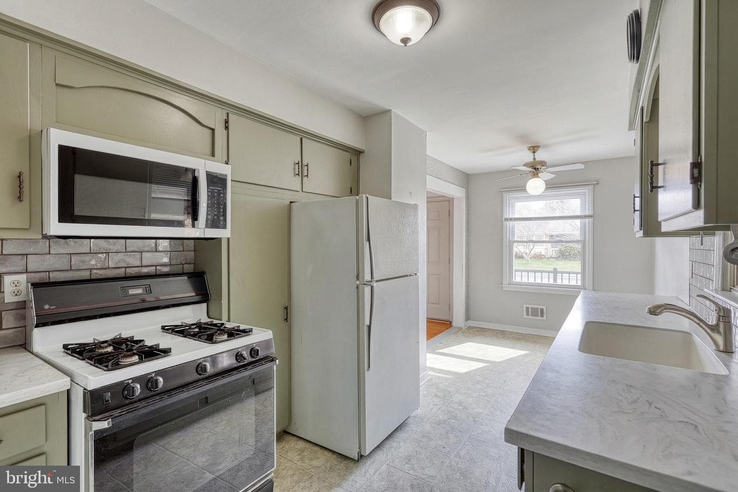 30 Lincoln Drive photo 28
