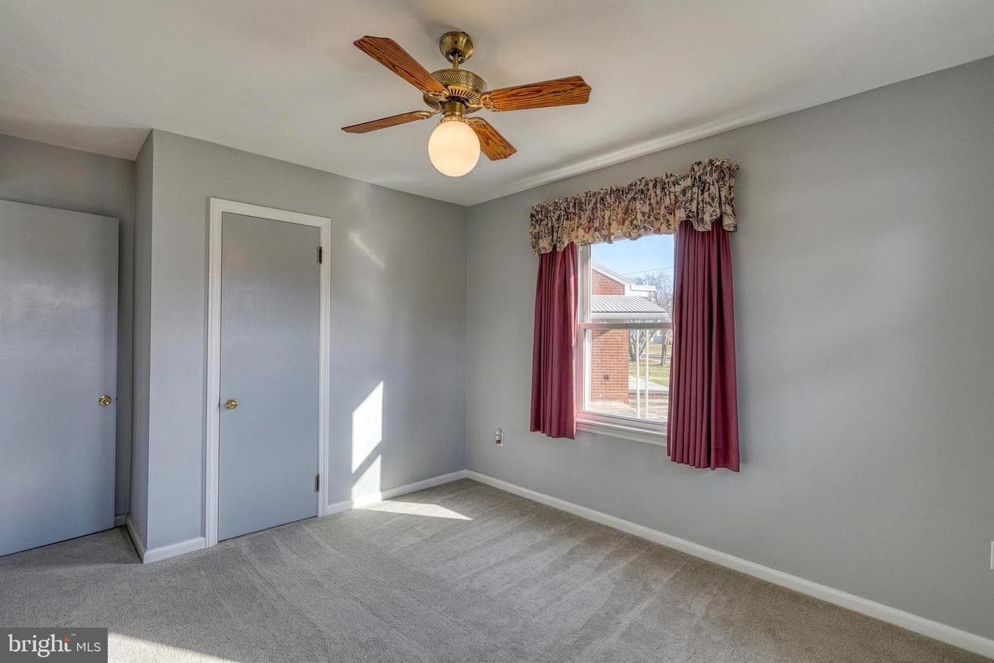 30 Lincoln Drive photo 34