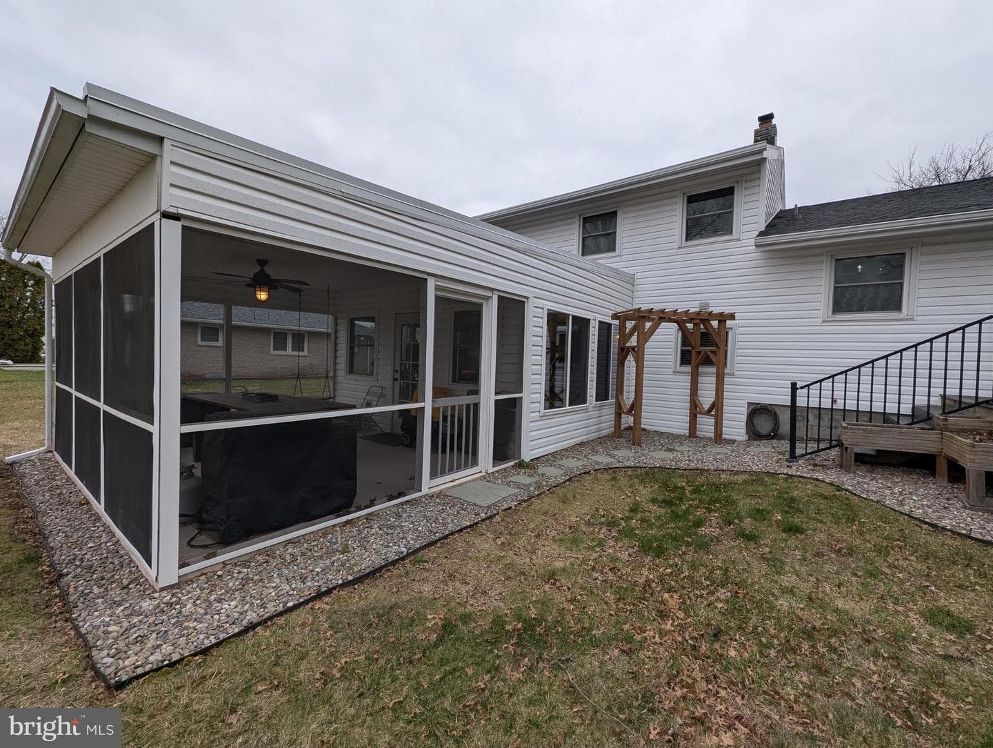 170 Gordon Avenue photo 5