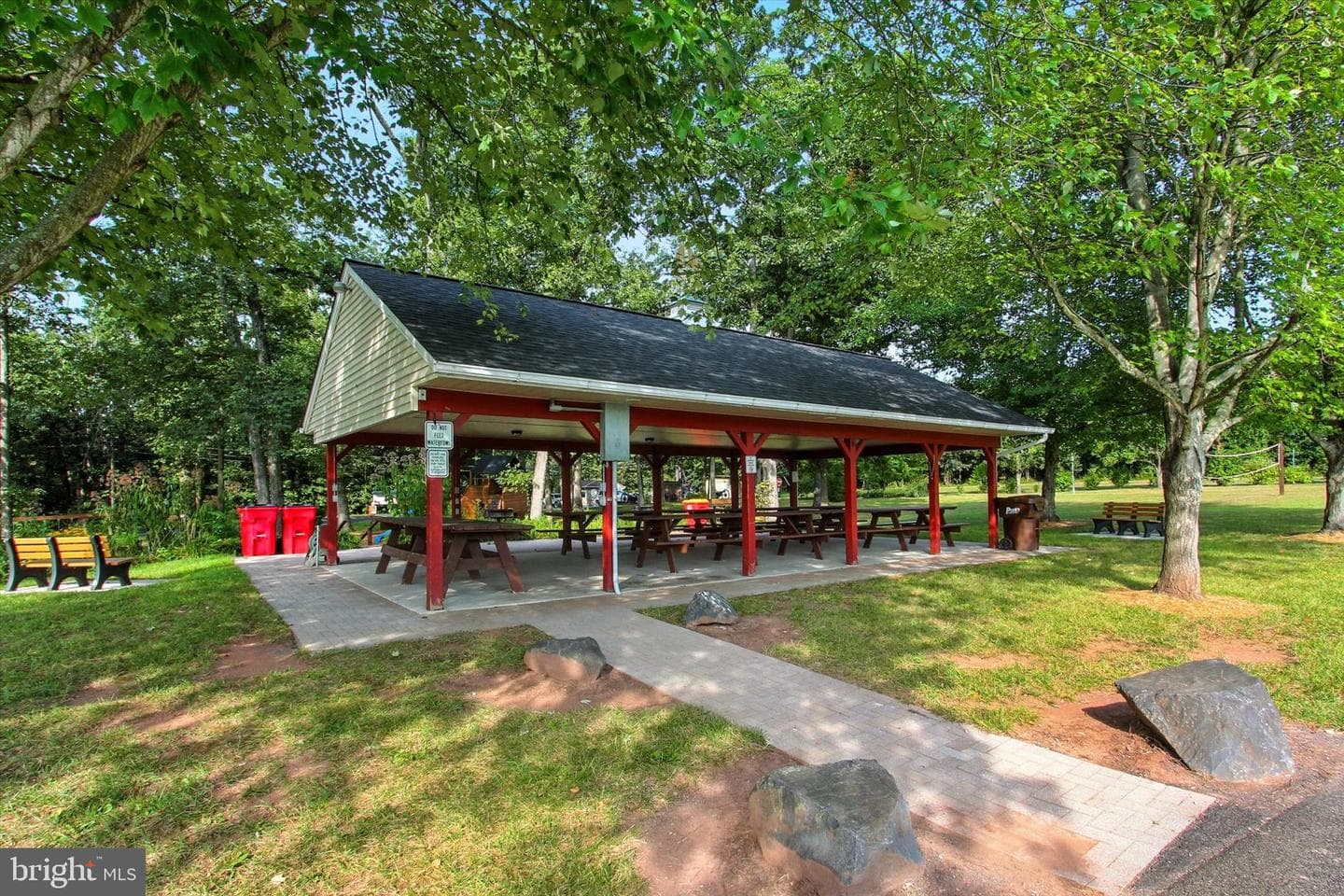 944 Heritage Drive photo 35