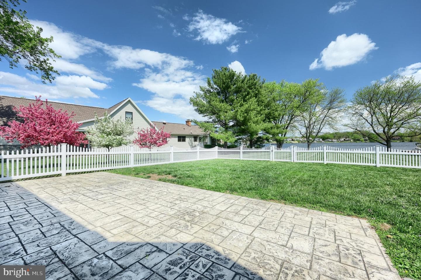 16 Hines Drive photo 12