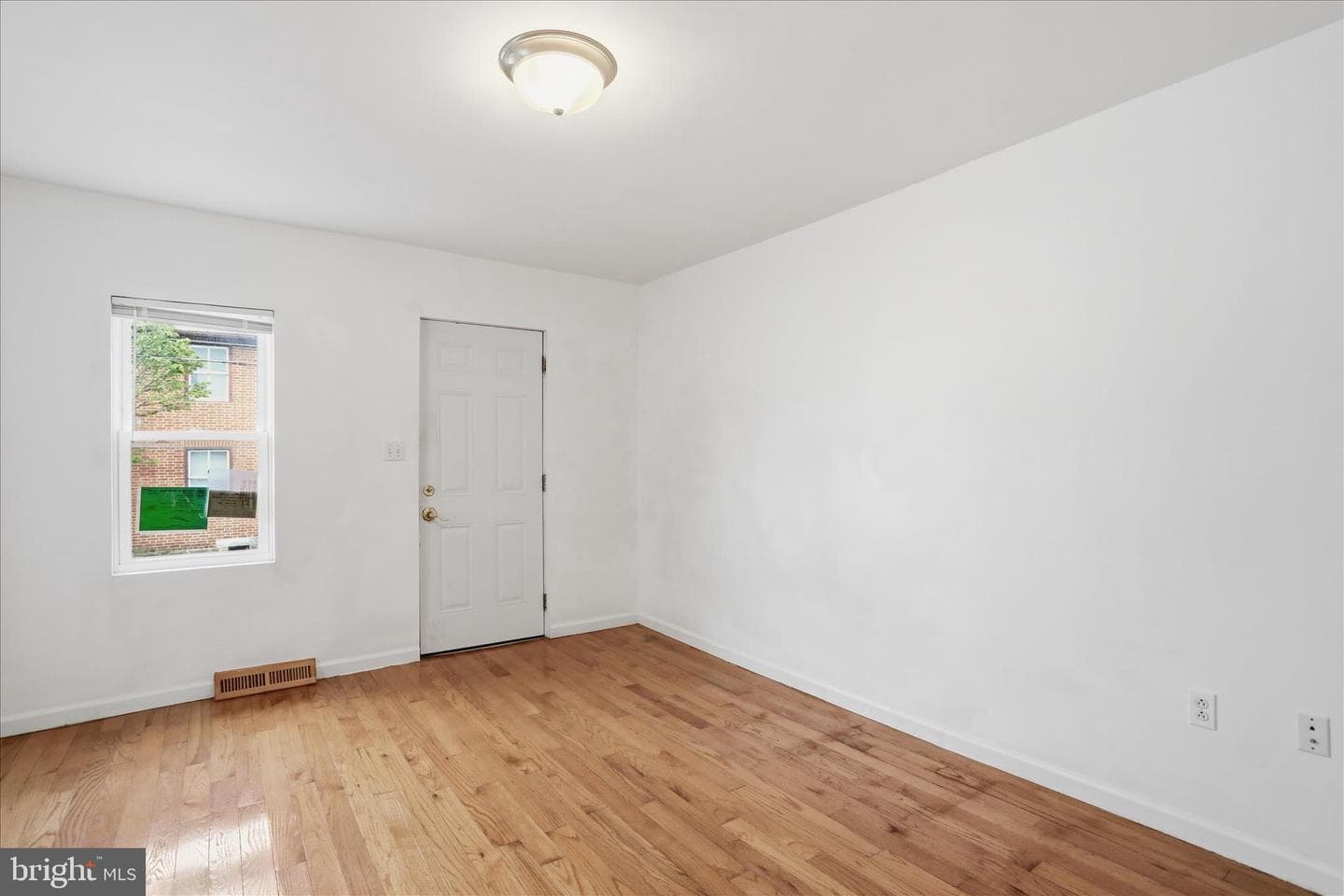 244 S Washington Street photo 8