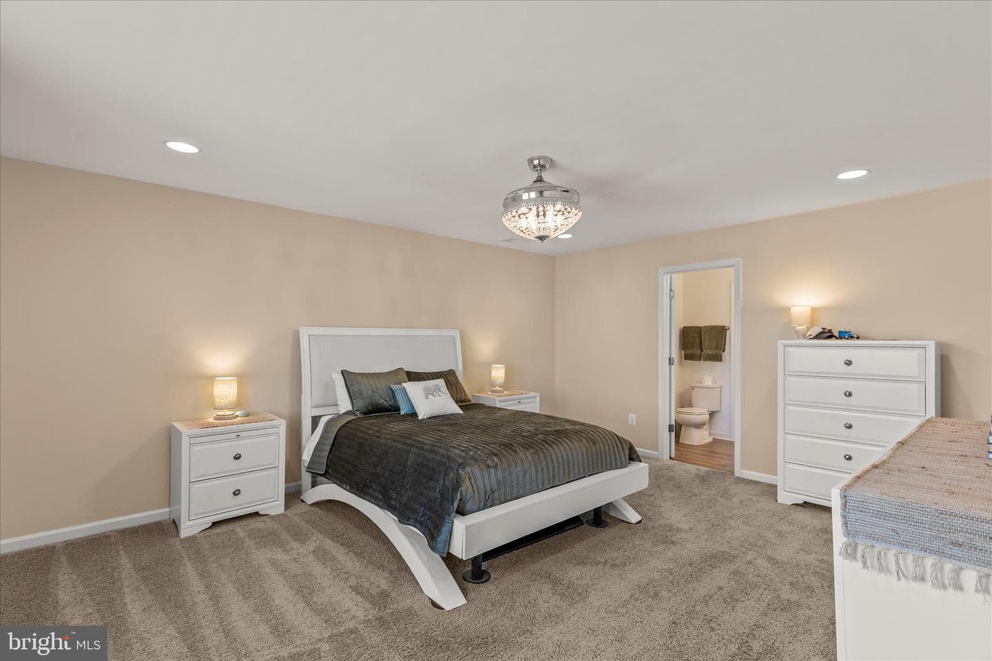 18 Chesterfield Road photo 11