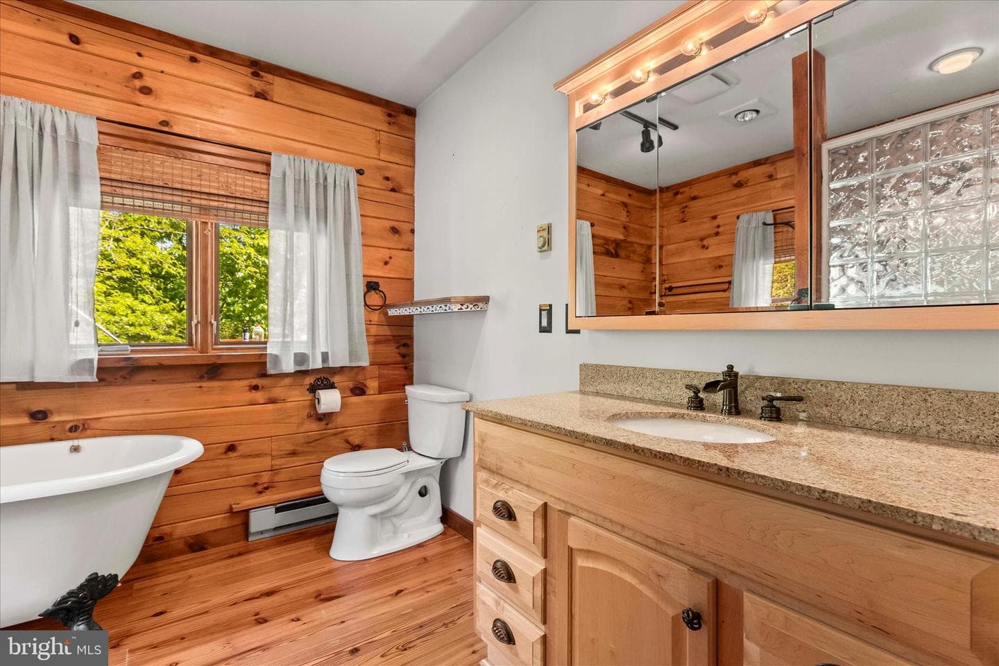166 Woodview Road photo 16