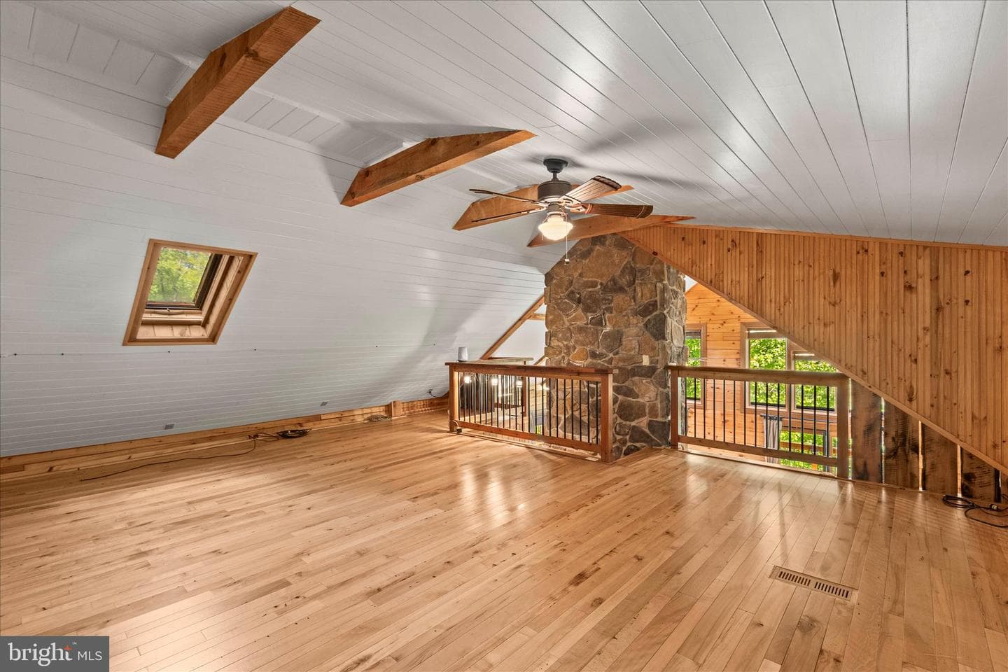 166 Woodview Road photo 33