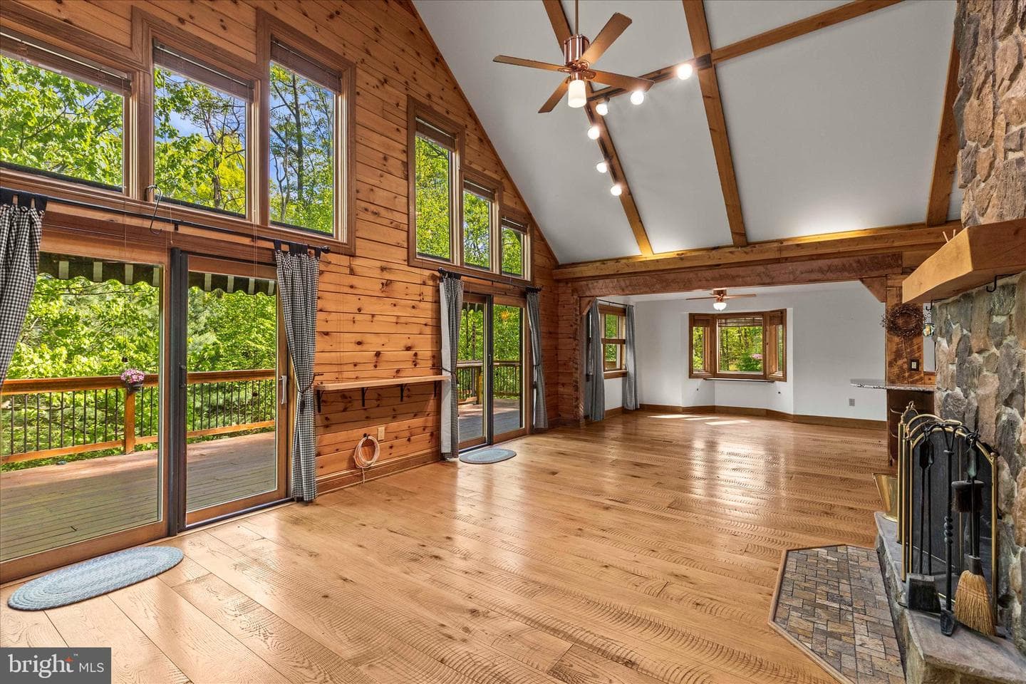 166 Woodview Road photo 35