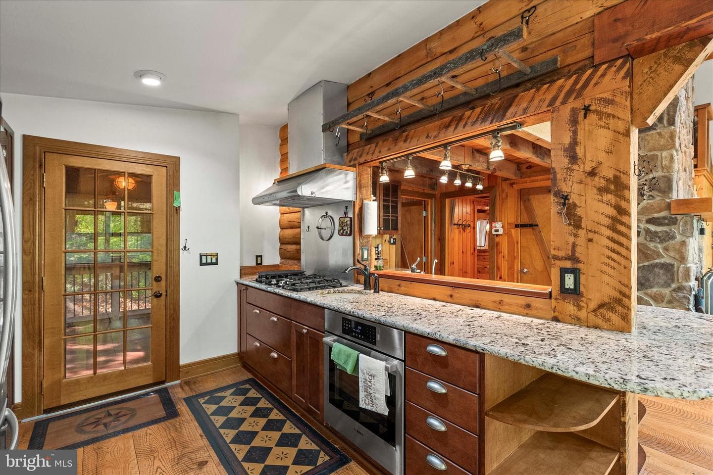 166 Woodview Road photo 41