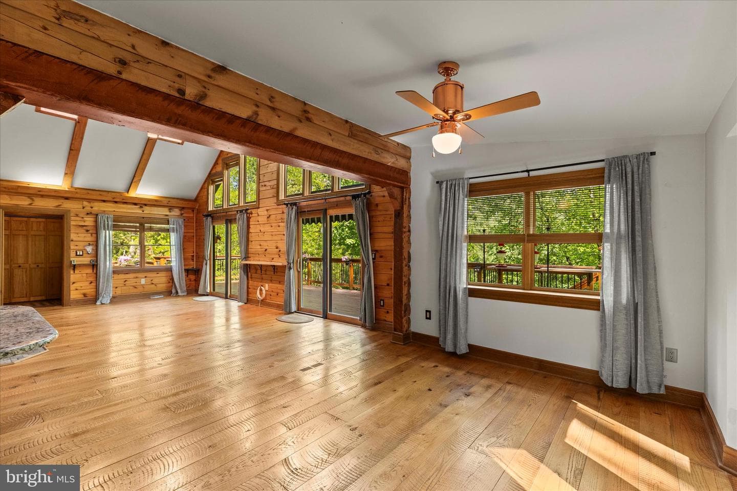 166 Woodview Road photo 44