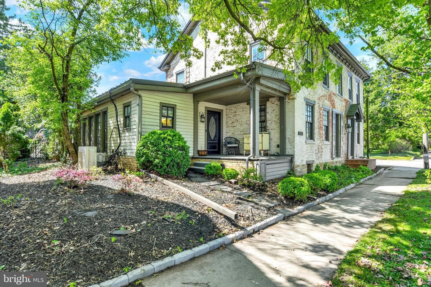 221 Lincoln Way W, New Oxford