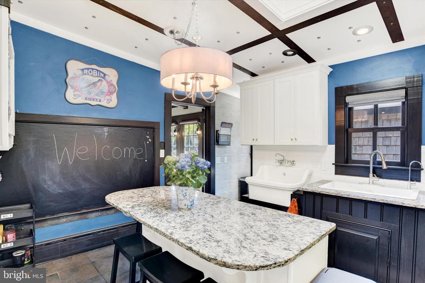 221 Lincoln Way W photo 9