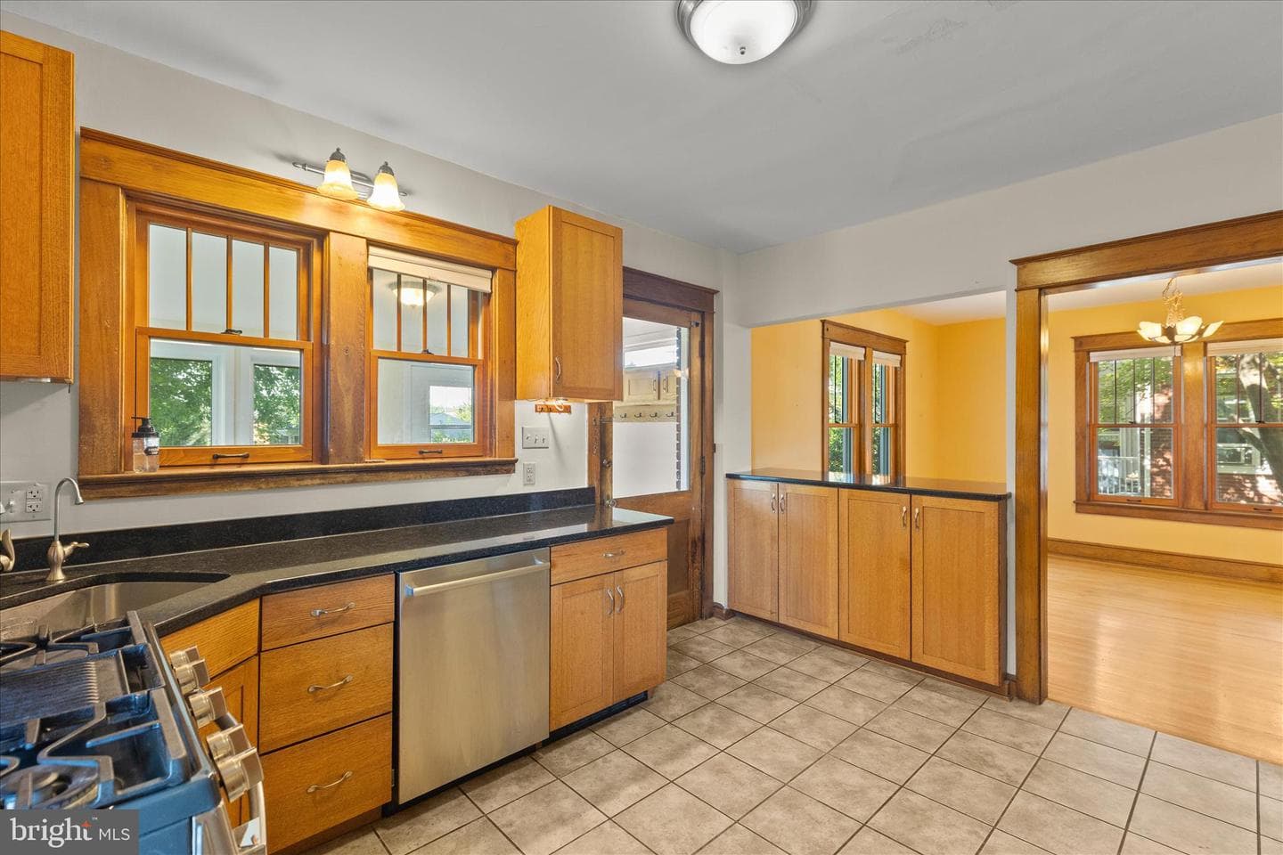 205 Hanover Street photo 26