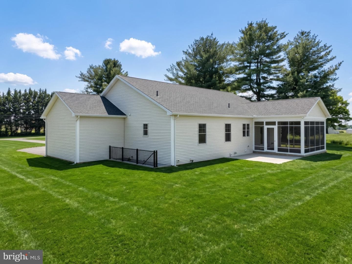 667 Brickyard Rd photo 5