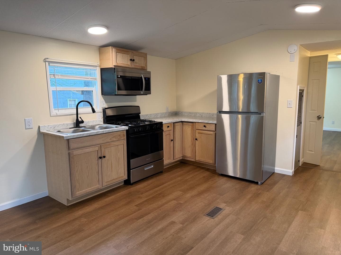 1104 W Elm Avenue W photo 6