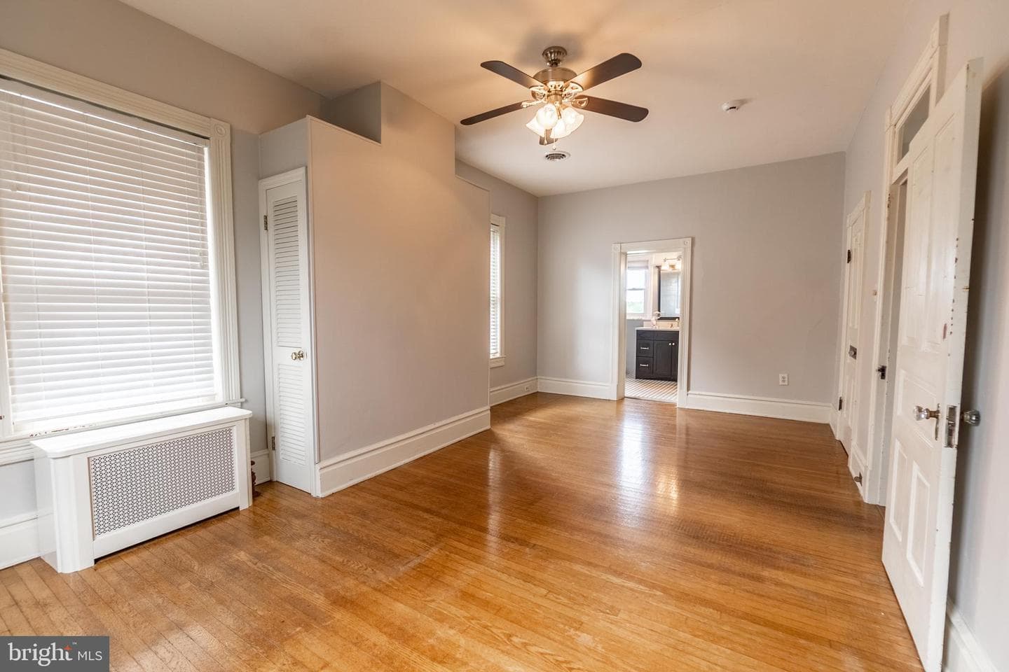 300 Lincoln Way W photo 28
