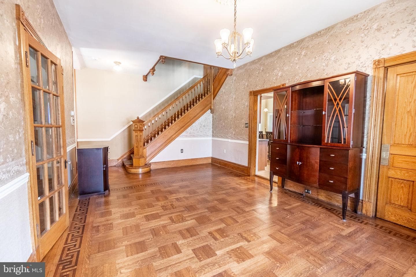 300 Lincoln Way W photo 4