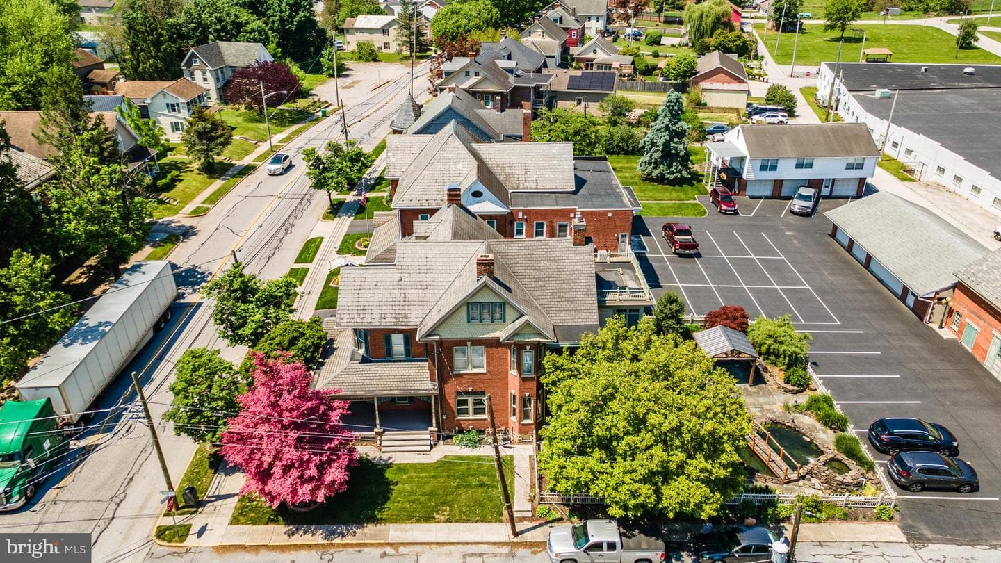 300 Lincoln Way W photo 58