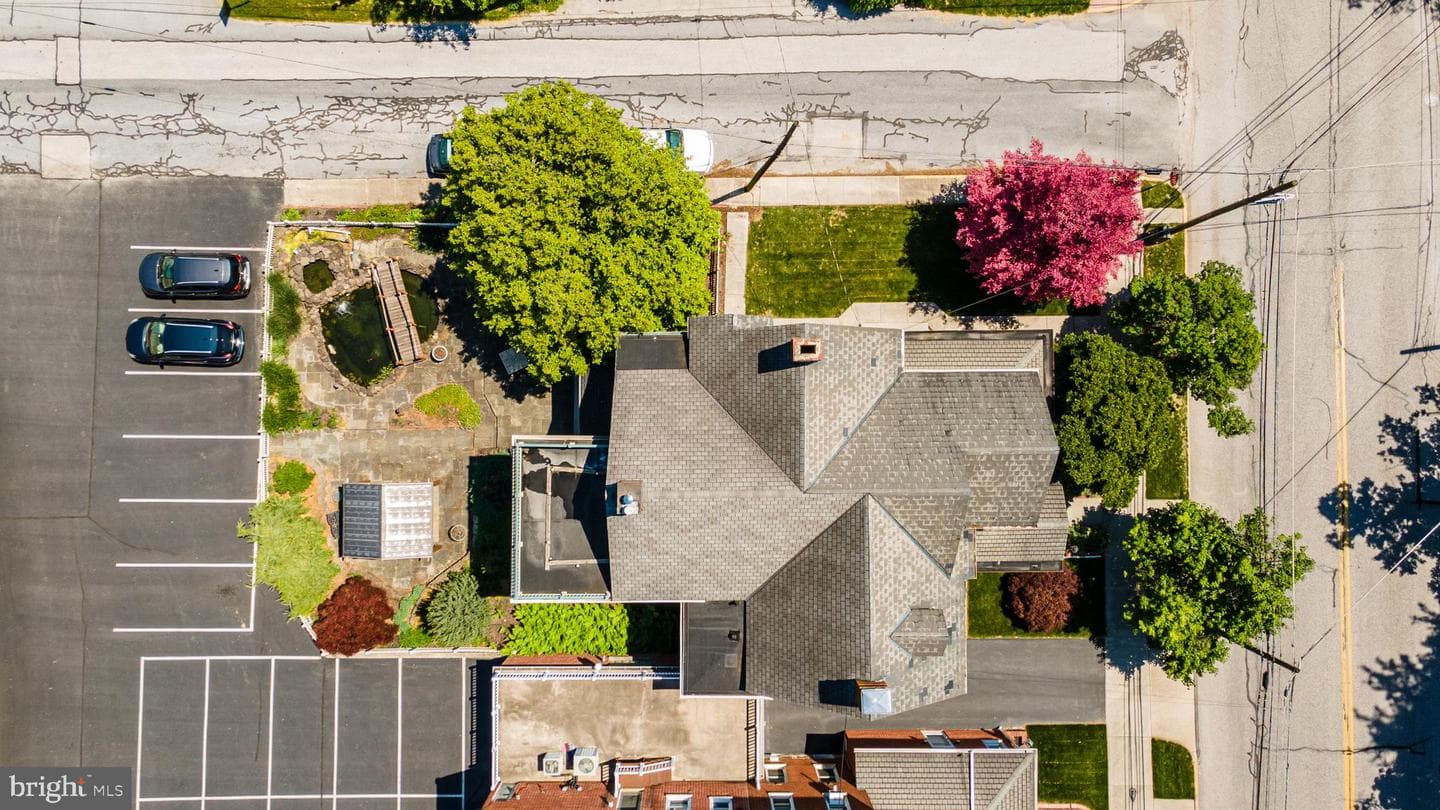300 Lincoln Way W photo 59