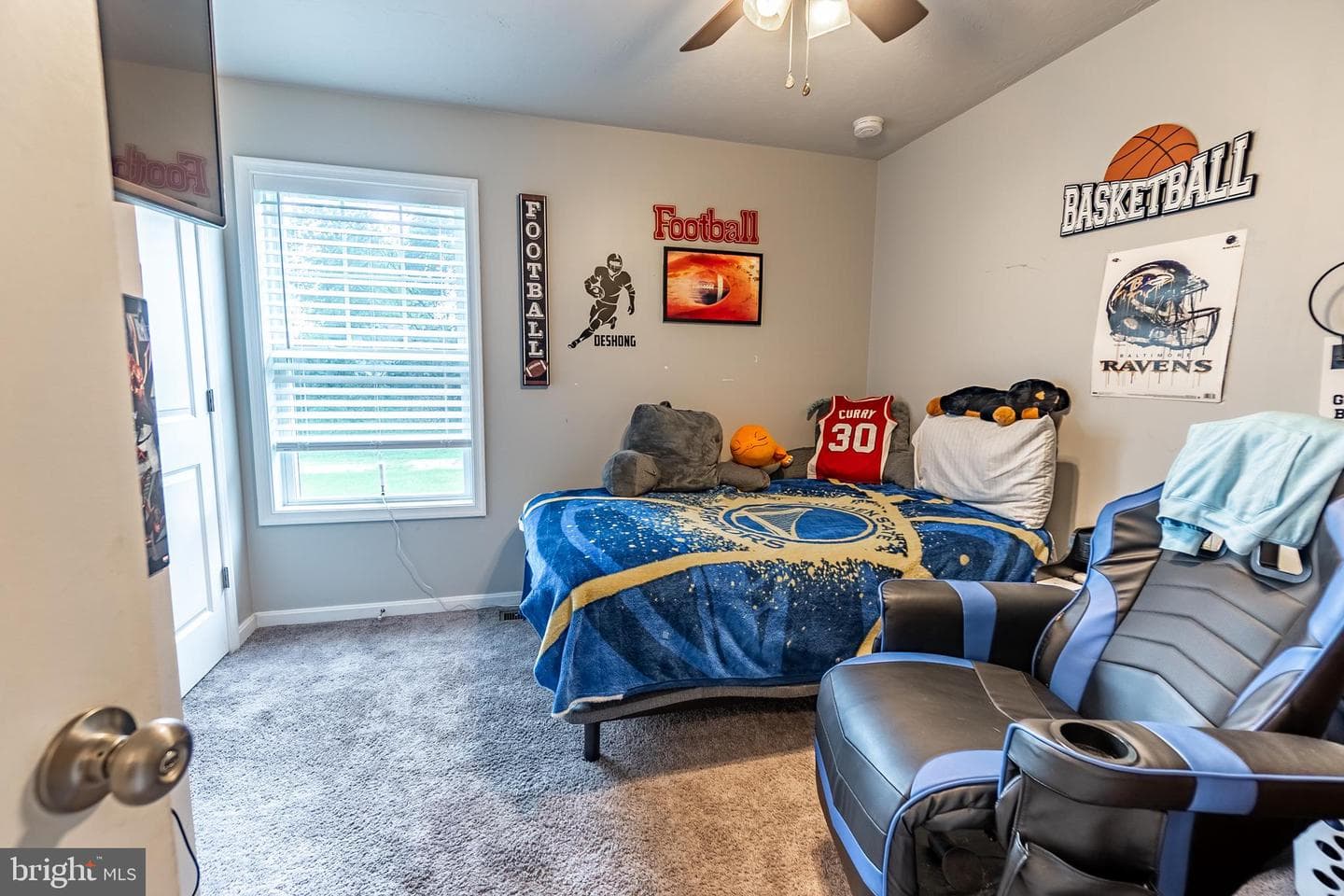 141 Oxford Boulevard photo 19