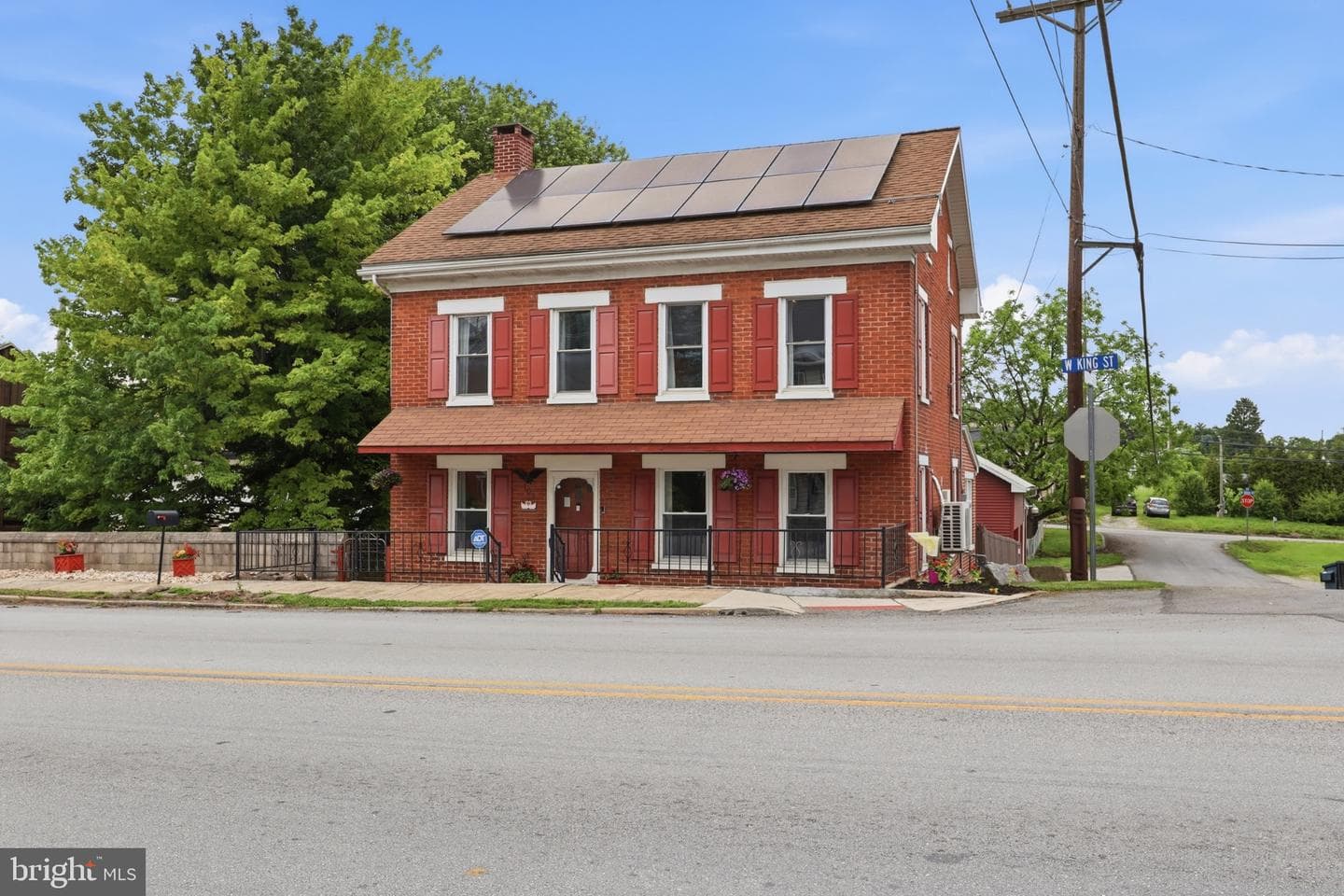 103 W King Street photo 2