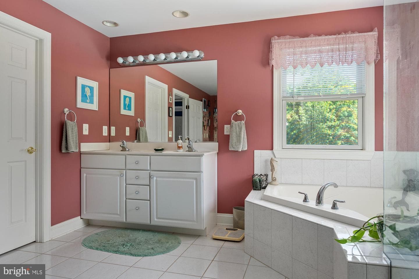 75 Saint Johns Road W photo 36