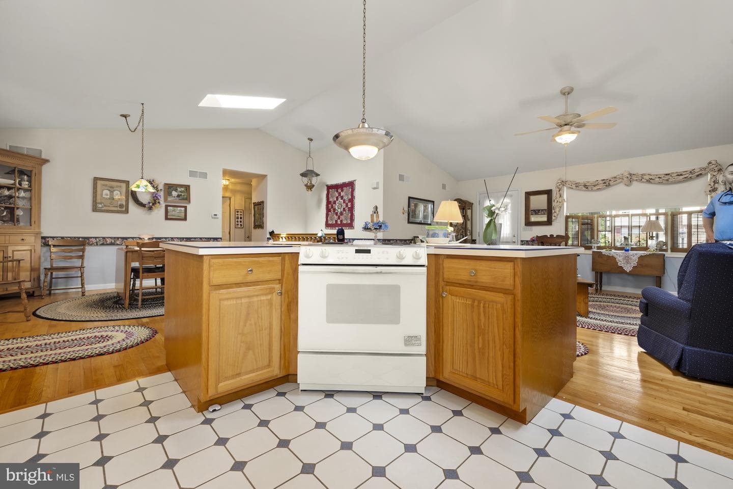 327 Beaver Street photo 22