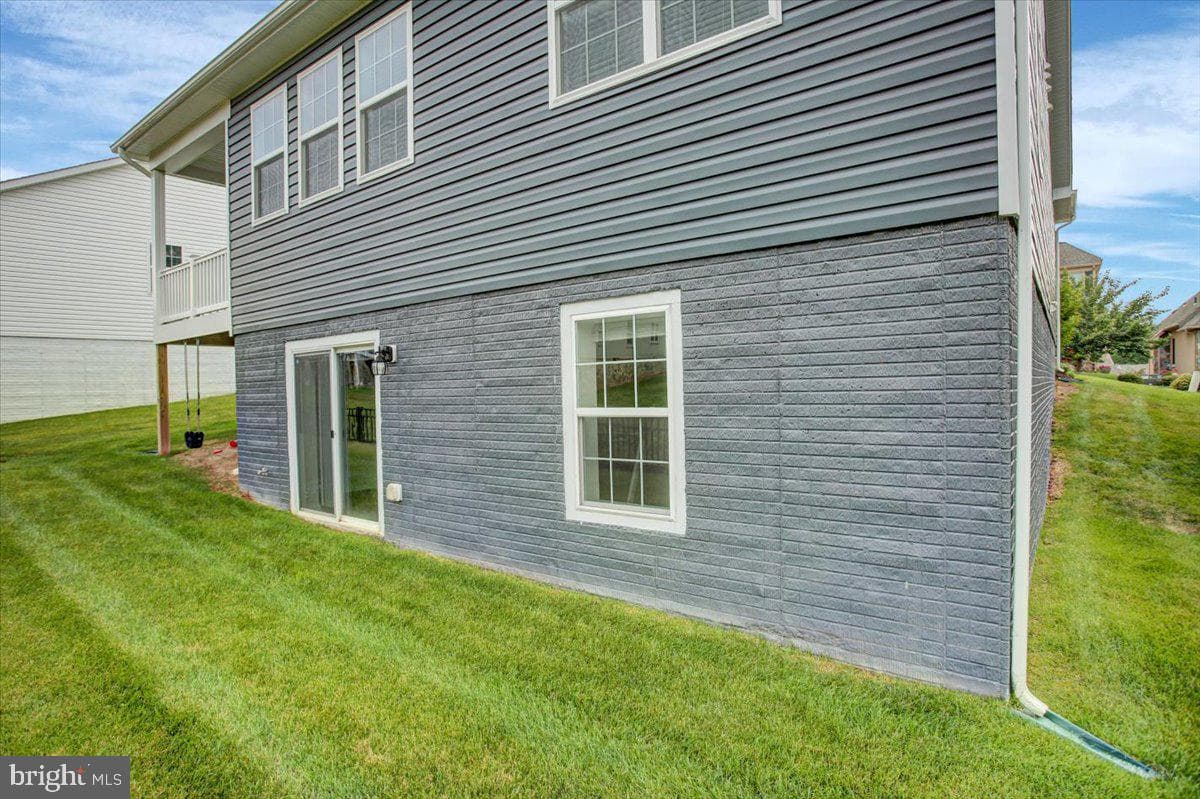 75 Garrison Falls Drive photo 16