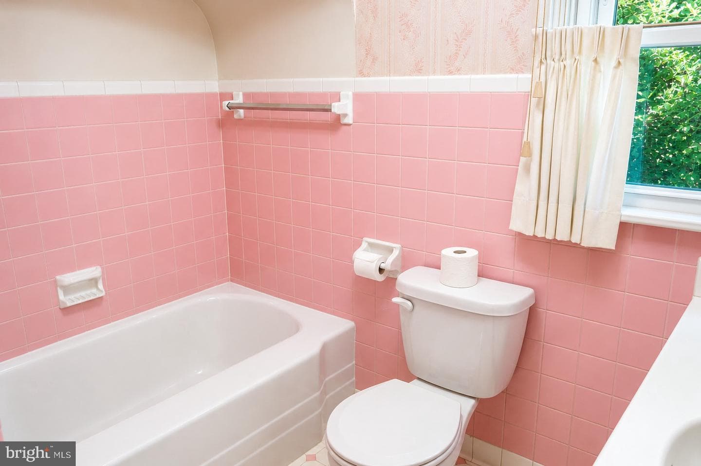 62 W Hanover Street photo 39