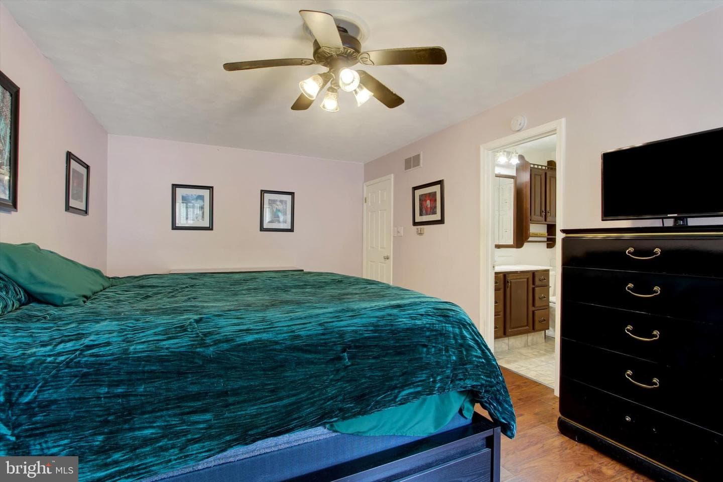 460 Baltimore Street photo 27