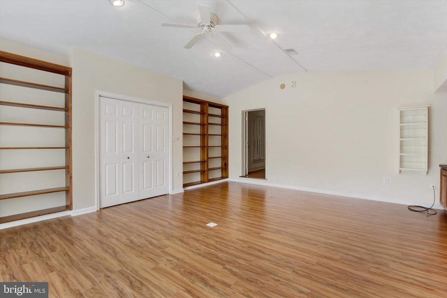460 Baltimore Street photo 33