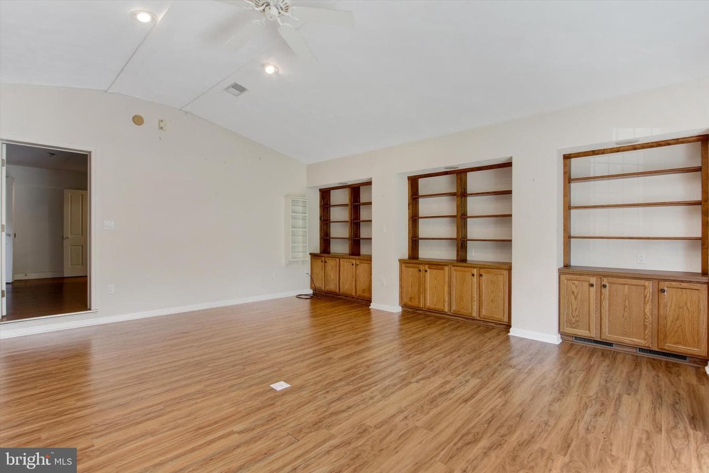 460 Baltimore Street photo 34