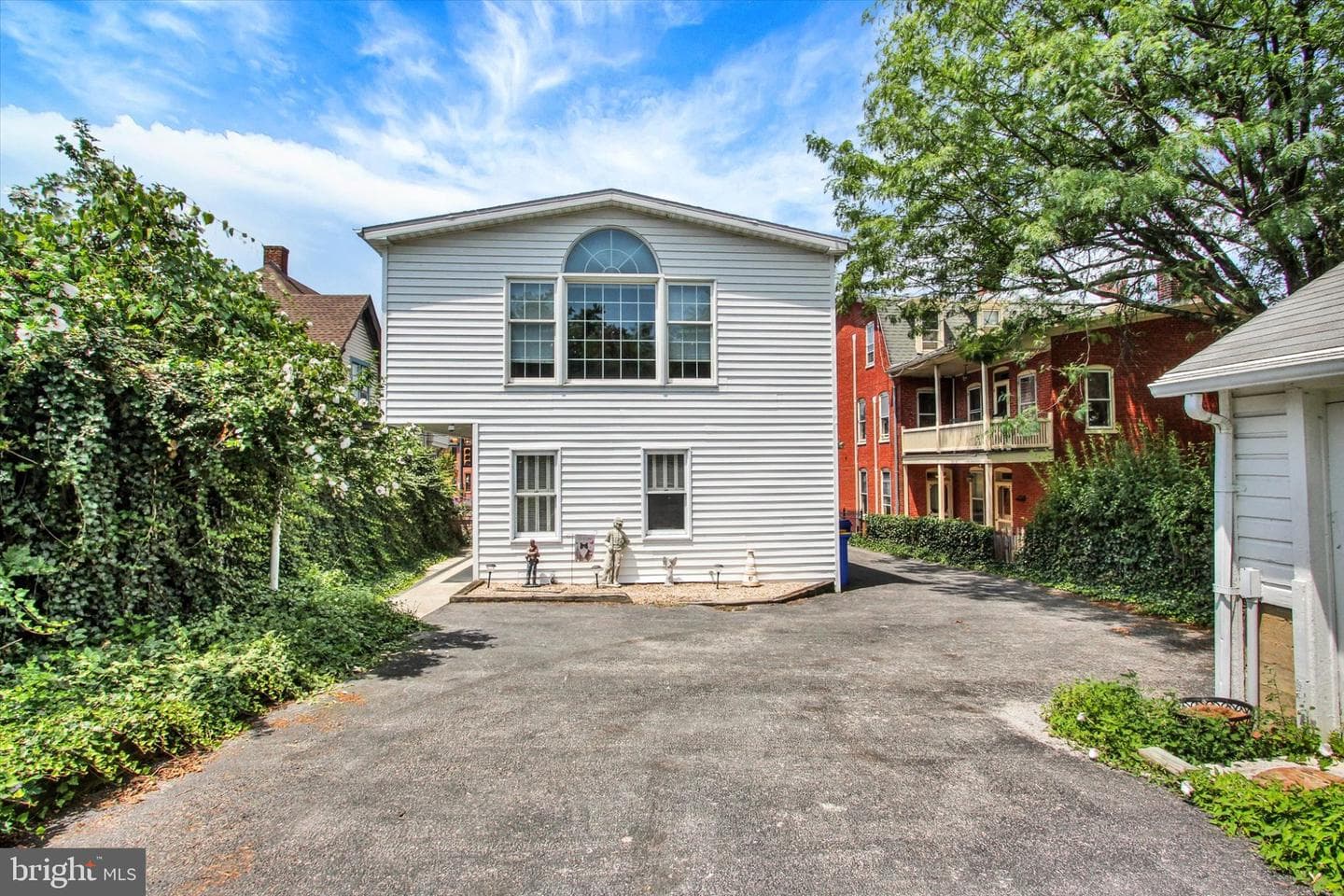 460 Baltimore Street photo 9