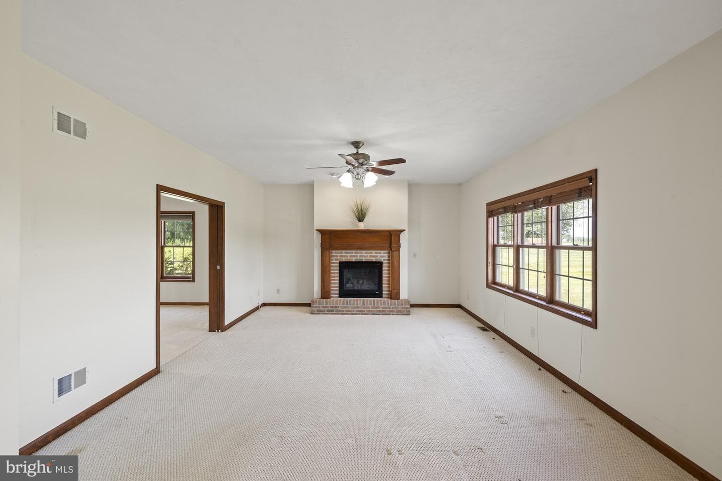 690 Grant Drive photo 23