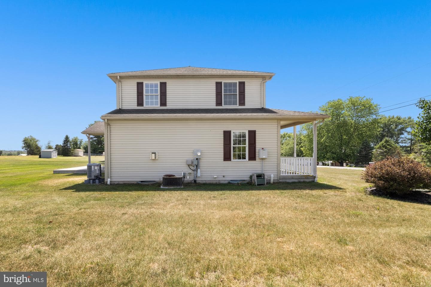 690 Grant Drive photo 4