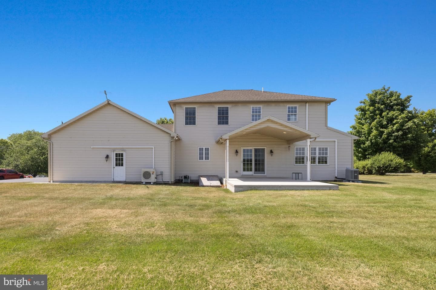 690 Grant Drive photo 6