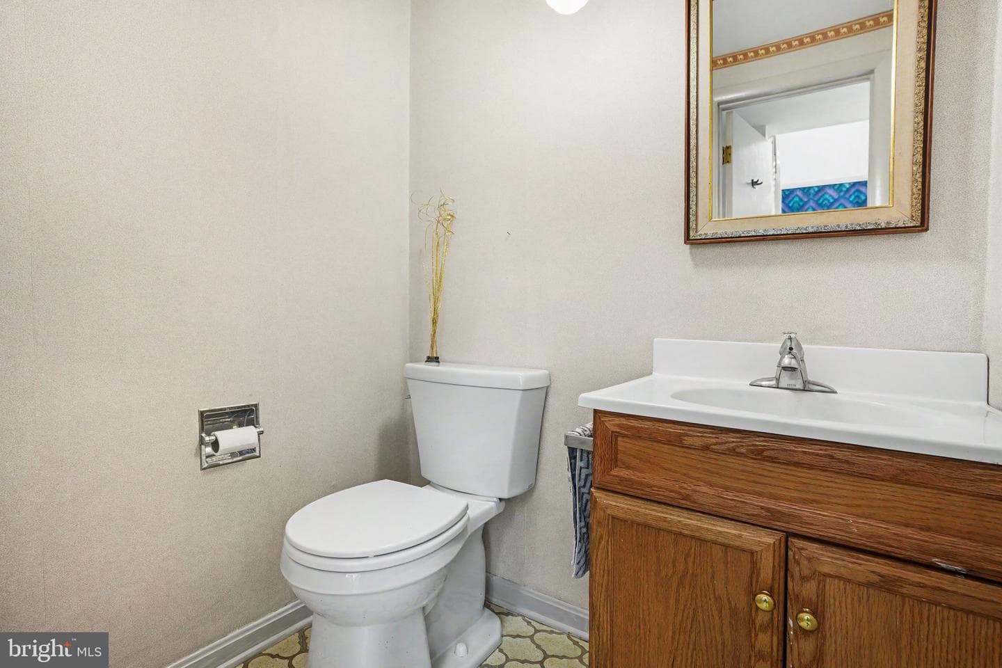 555 Studebaker Lane photo 21