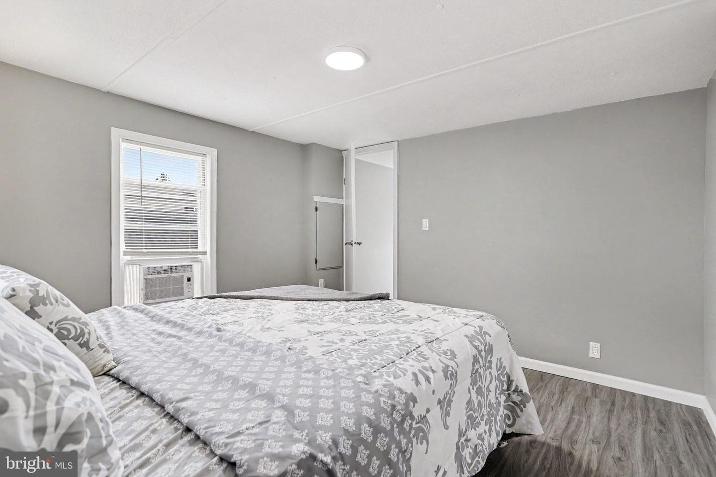 26 Davis Avenue photo 14