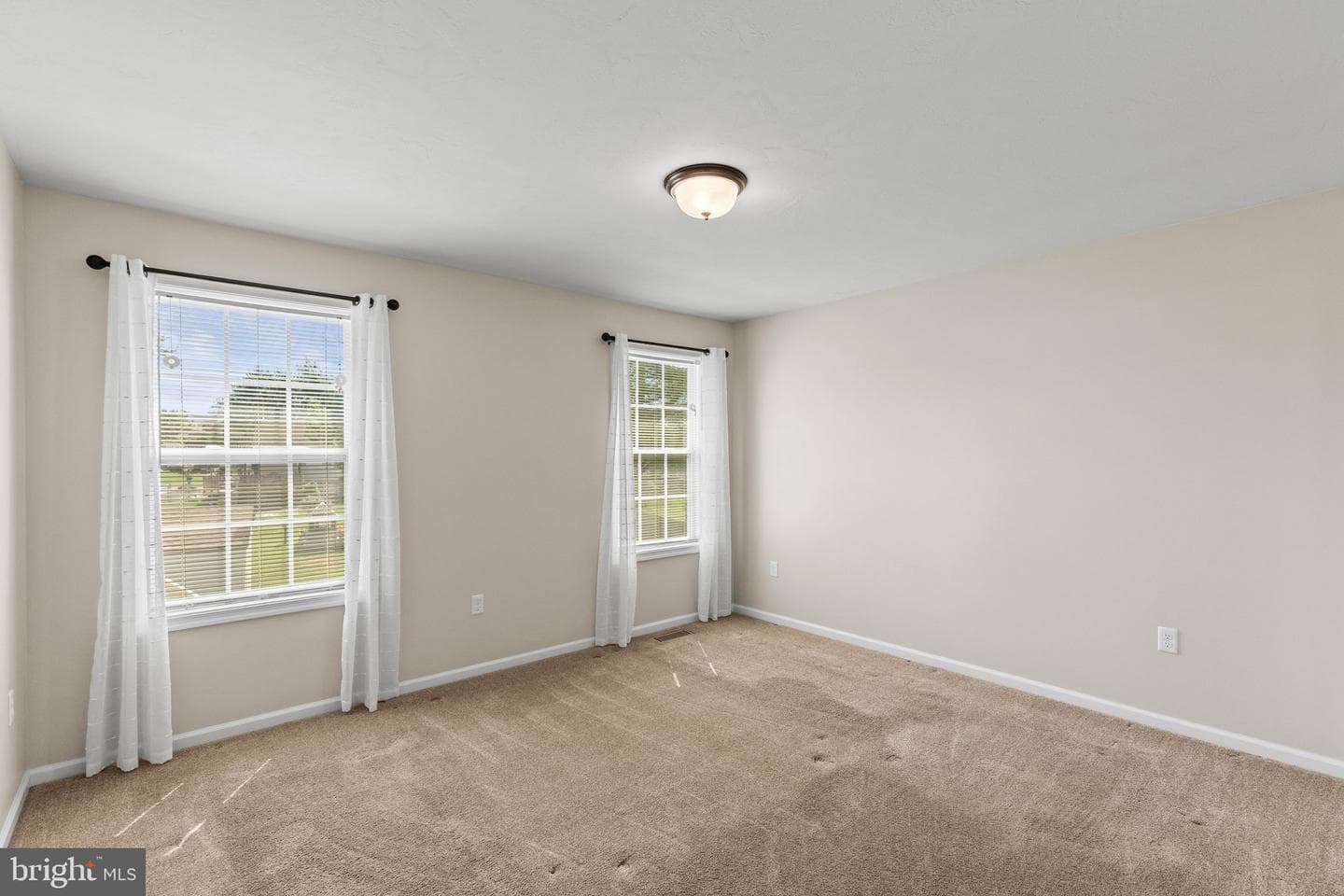 249 Hemlock Drive photo 16