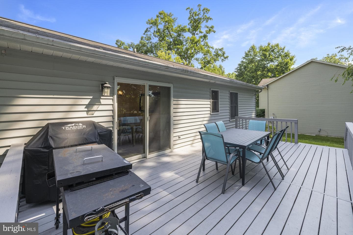16 Halleck Drive photo 13