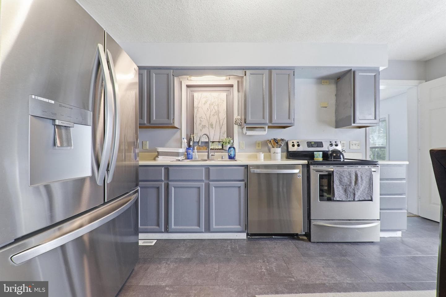16 E Lakeview Drive photo 7