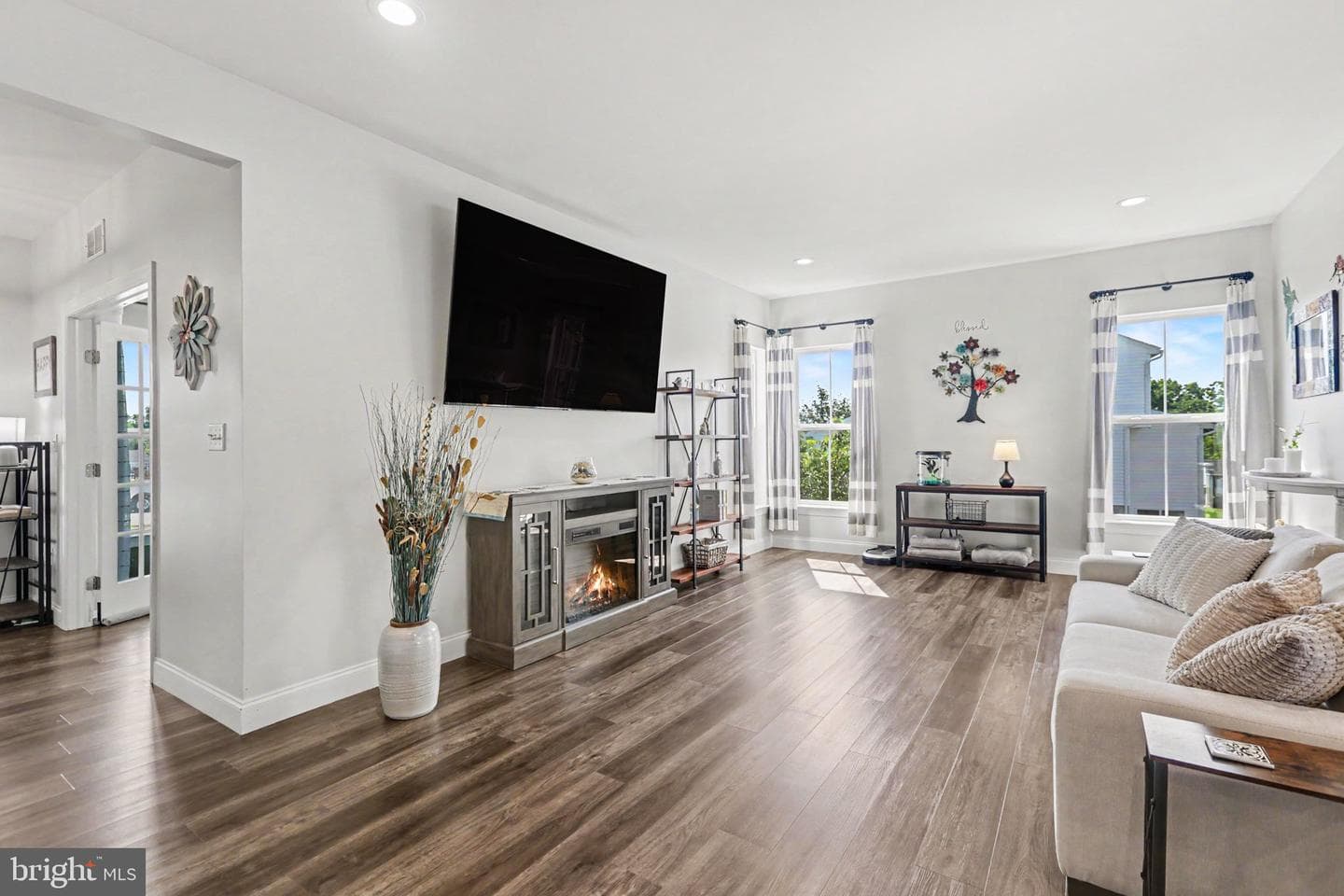 276 Jessica Drive photo 12