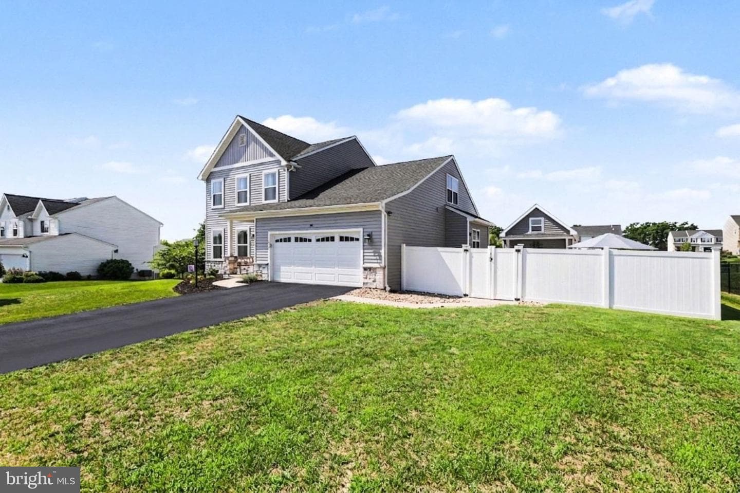 276 Jessica Drive photo 4