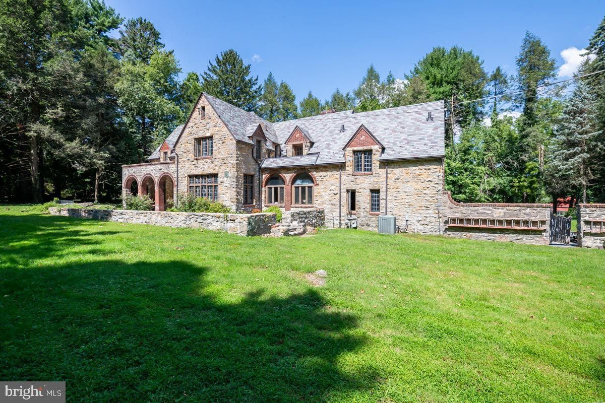 1804 Bernville Road photo 3