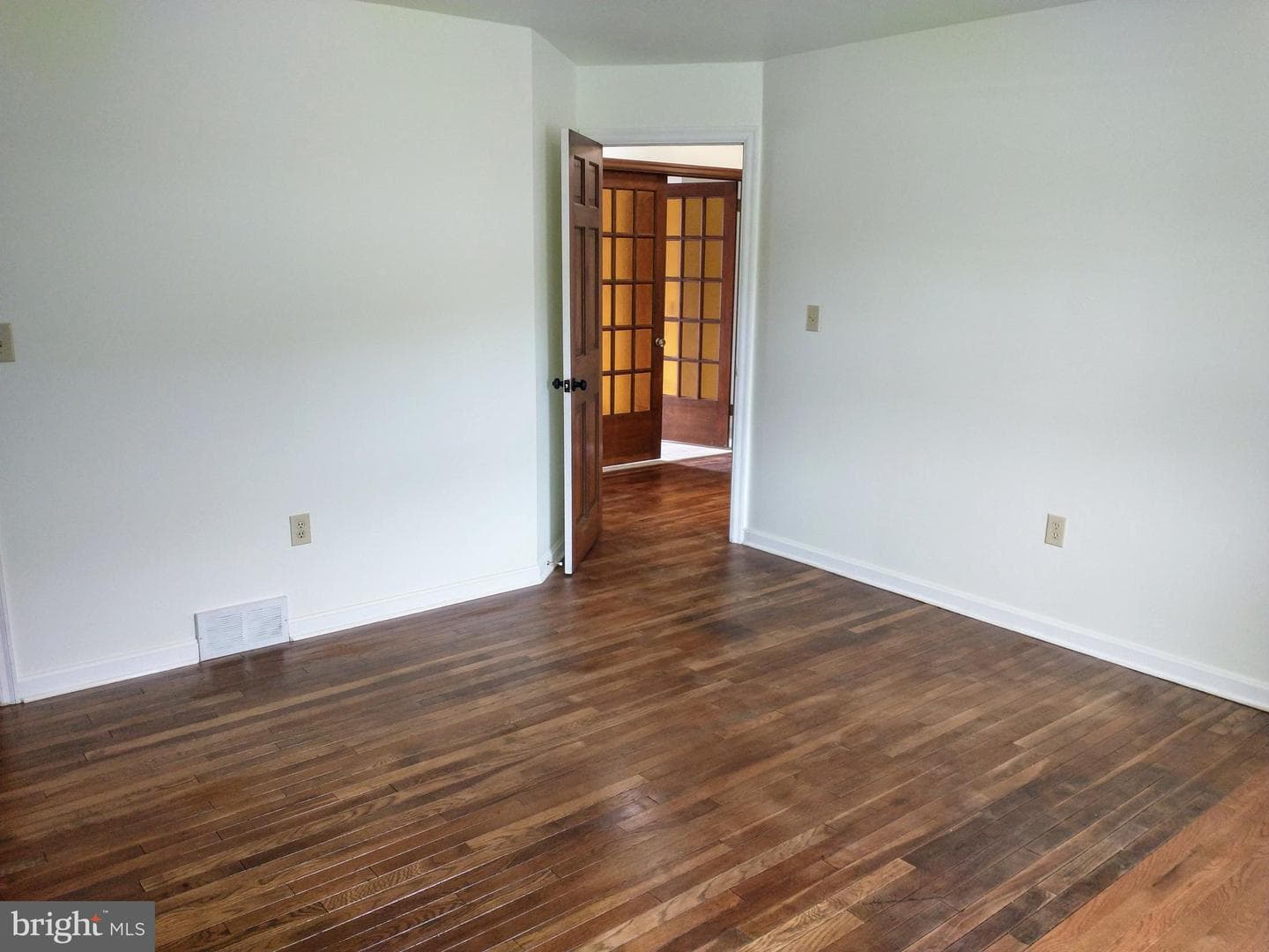 512 Mifflin Boulevard photo 40