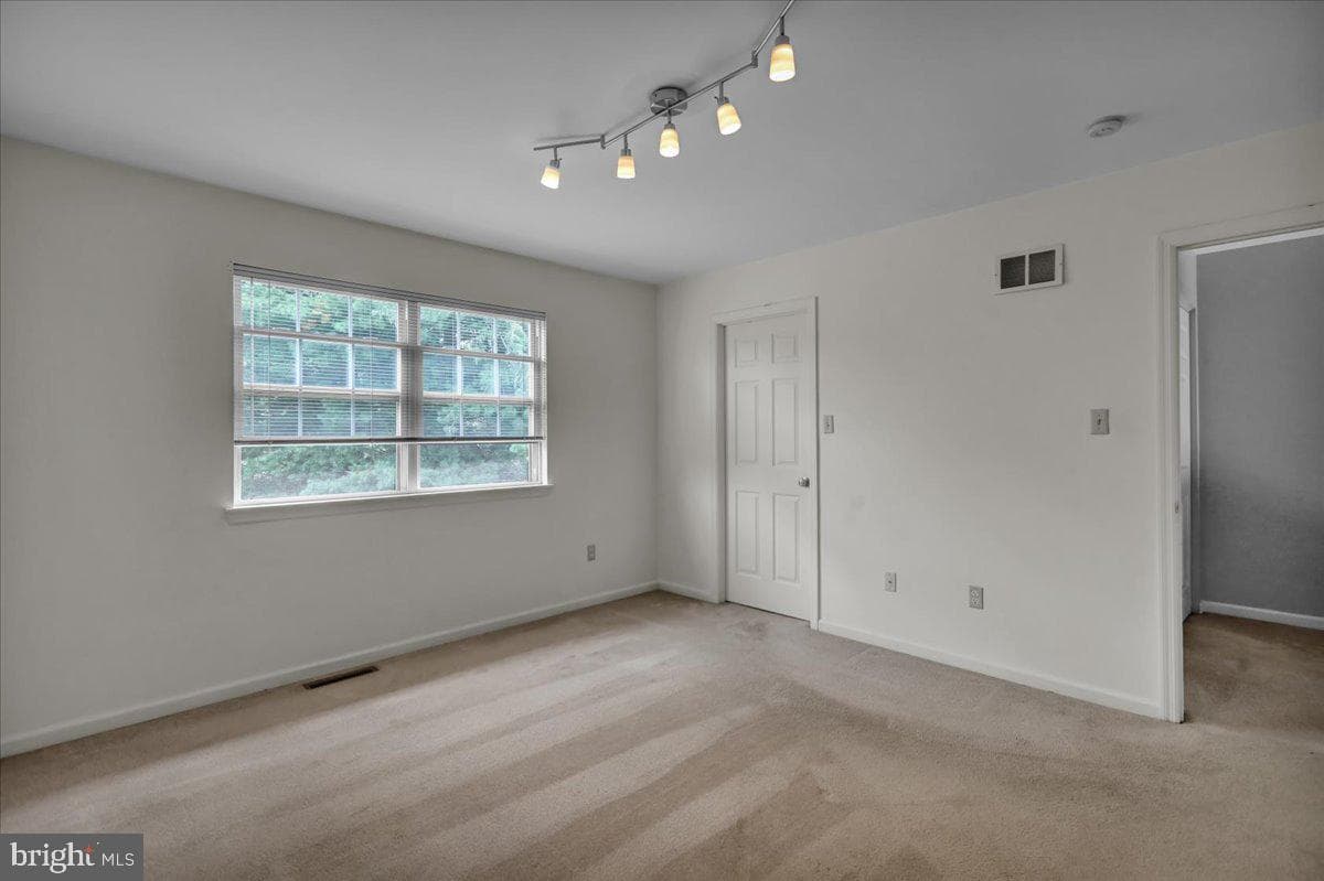 17 Charlemont Court photo 22