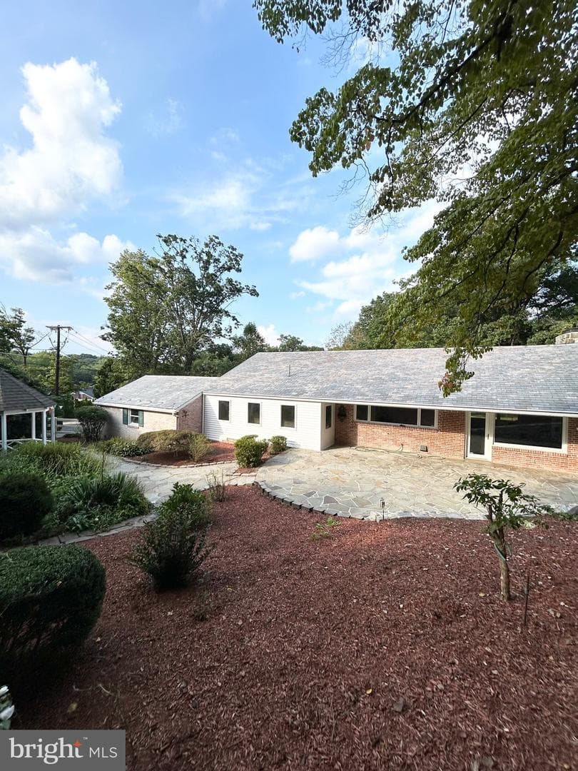 1100 Wyomissing Boulevard photo 3