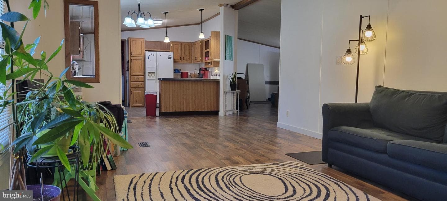 1021 Redwood Court photo 4