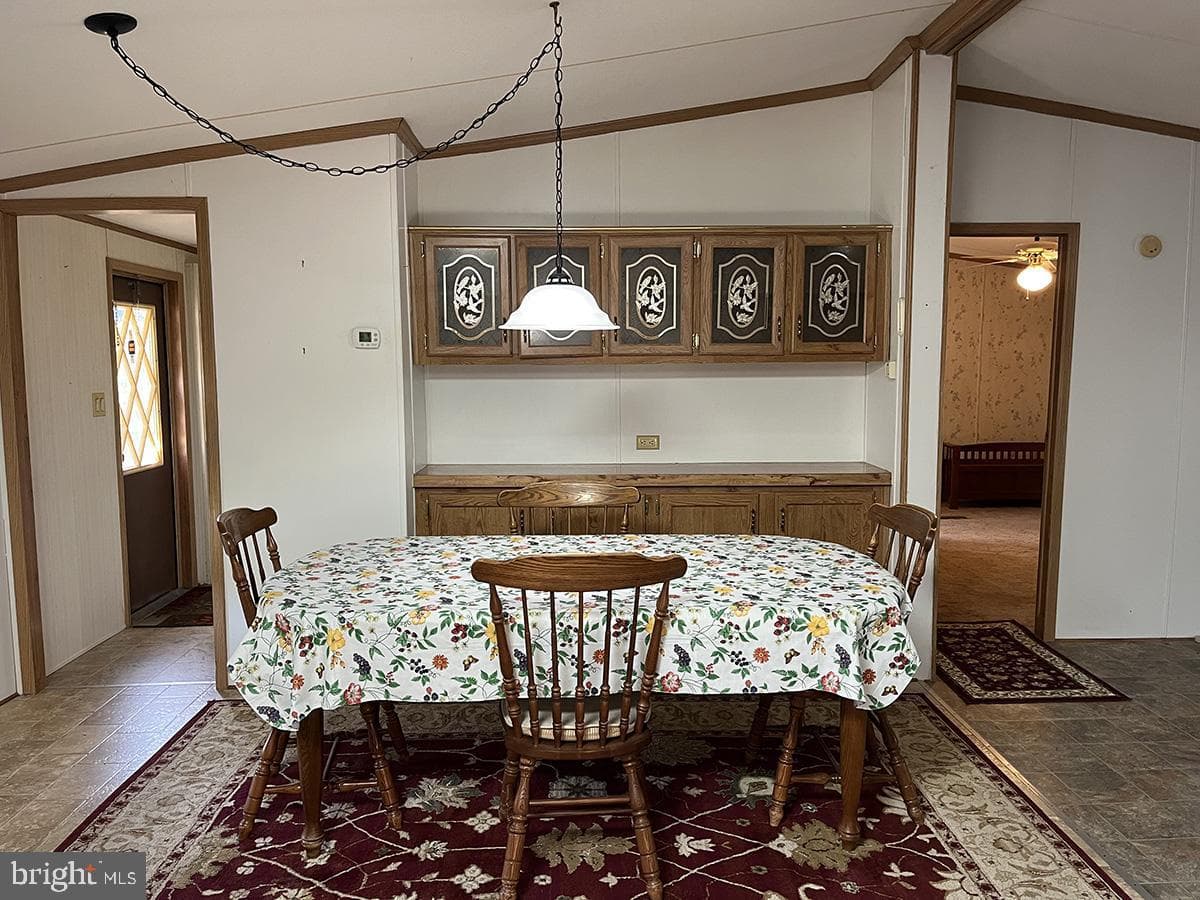 1011 Valley Court photo 4