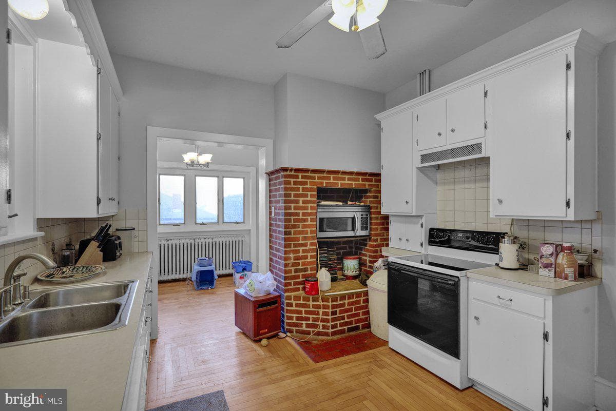 161 W High Street photo 12