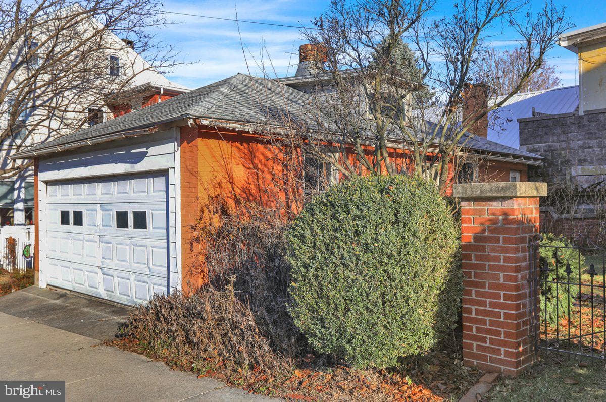 161 W High Street photo 34